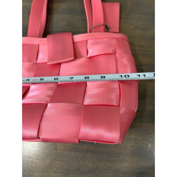 Harvey's Seatbelt Bag Pink With Hearts Lining Handbag Purse - Picture 9 of 11